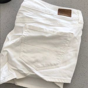 American Eagle Stretchy White Shorts